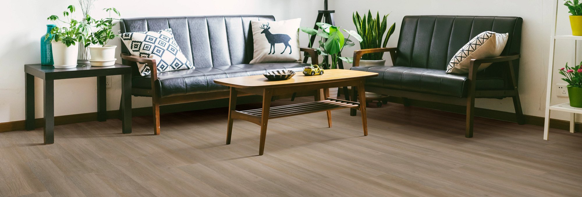 Living room with wood-look luxury vinyl flooring from Scott's Flooring in Barrie, ON